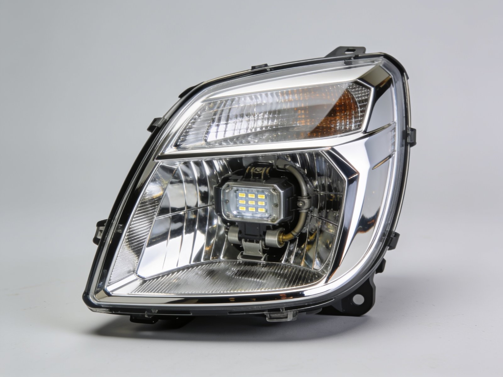 مصباح أمامي LED Hella
